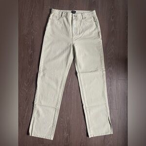 PRETTYLITTLETHING LIGHT BLUE VINTAGE WASH SPLIT HEM JEANS